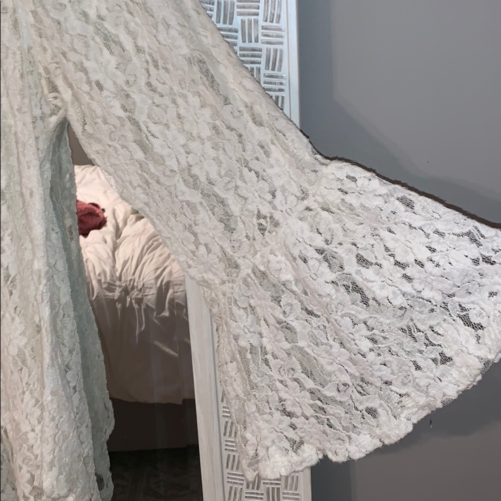 Bell sleeved lace top, size small - Picture 2 of 2